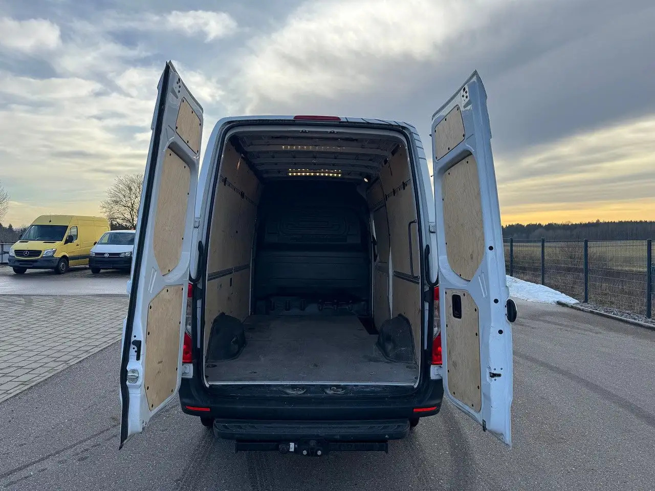 Mercedes-Benz Sprinter 316 CDI Lang Hoch Klima AHK - Panel van: picture 5 Mercedes-Benz Sprinter 316 CDI Lang Hoch Klima AHK - Panel van: picture 5