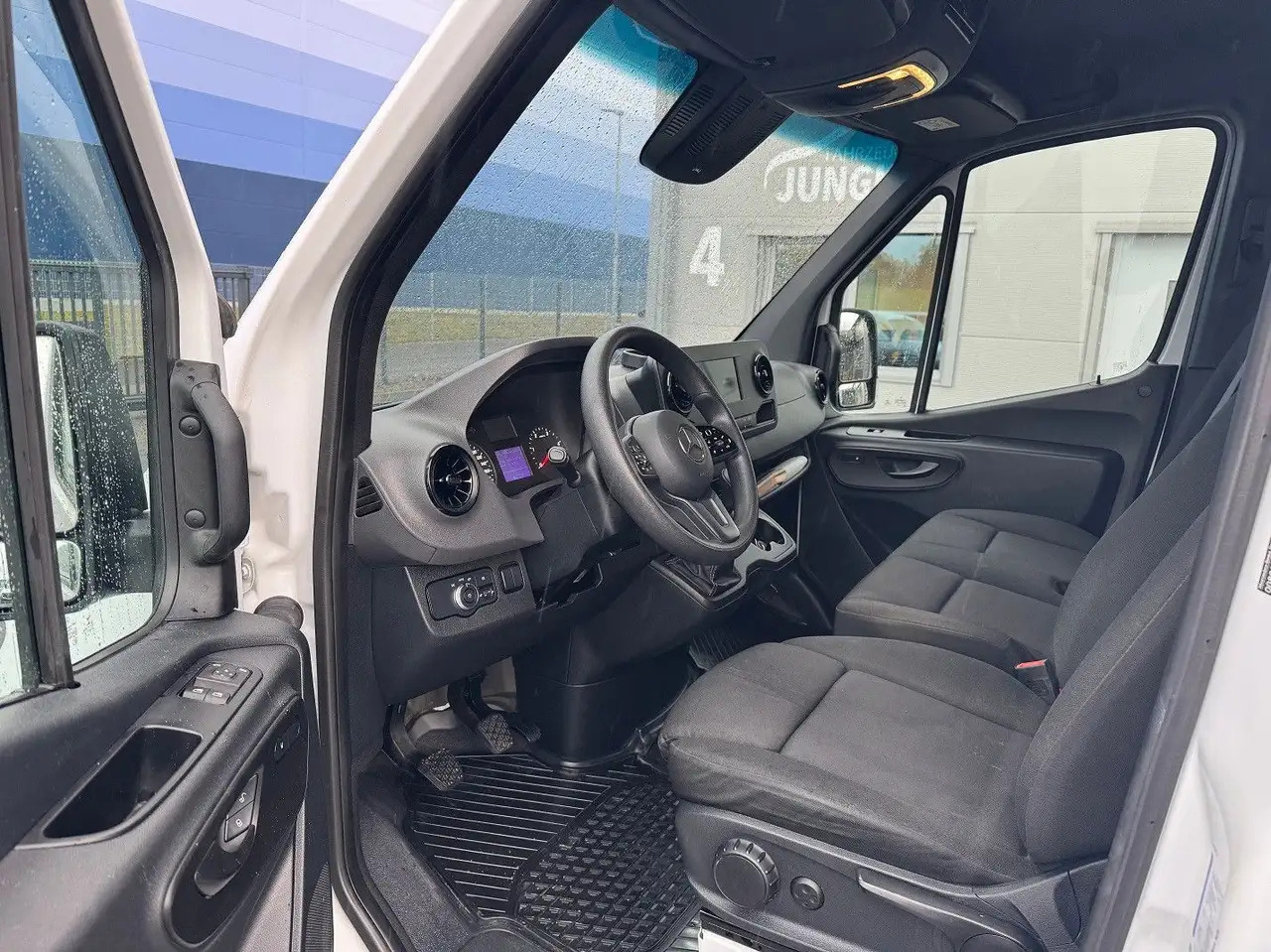 Mercedes-Benz Sprinter 317 Maxi Lang Klima MBUX 3,5t AHK leasing Mercedes-Benz Sprinter 317 Maxi Lang Klima MBUX 3,5t AHK: picture 9 Mercedes-Benz Sprinter 317 Maxi Lang Klima MBUX 3,5t AHK leasing Mercedes-Benz Sprinter 317 Maxi Lang Klima MBUX 3,5t AHK: picture 9