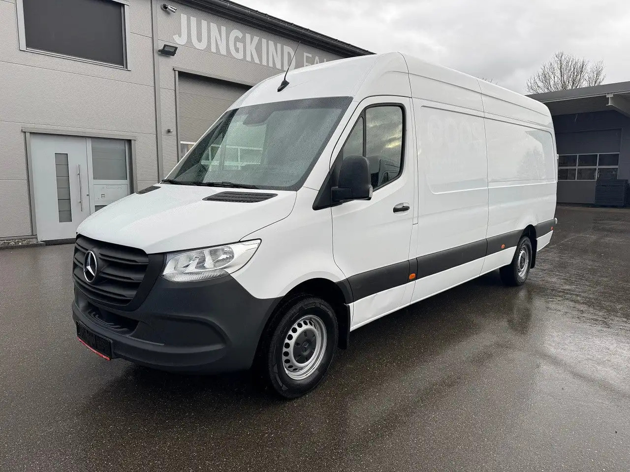 Mercedes-Benz Sprinter 317 Maxi Lang Klima MBUX 3,5t AHK - Panel van: picture 1 Mercedes-Benz Sprinter 317 Maxi Lang Klima MBUX 3,5t AHK - Panel van: picture 1