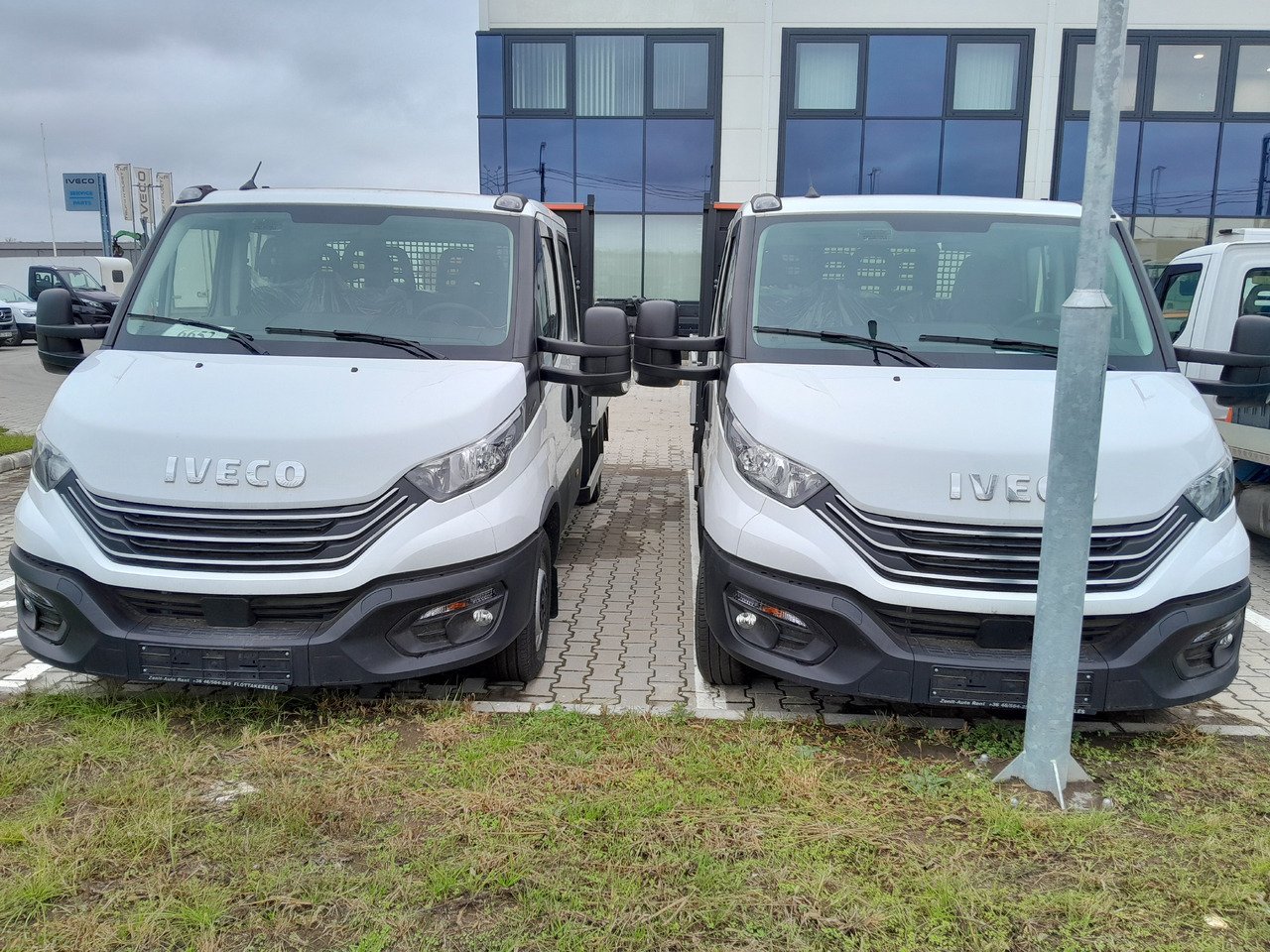 IVECO Brand New Iveco Daily 35S14 H 3750 Flatbed – 7-Seater Crew Cab - Open body delivery van, Combi van: picture 2 IVECO Brand New Iveco Daily 35S14 H 3750 Flatbed – 7-Seater Crew Cab - Open body delivery van, Combi van: picture 2