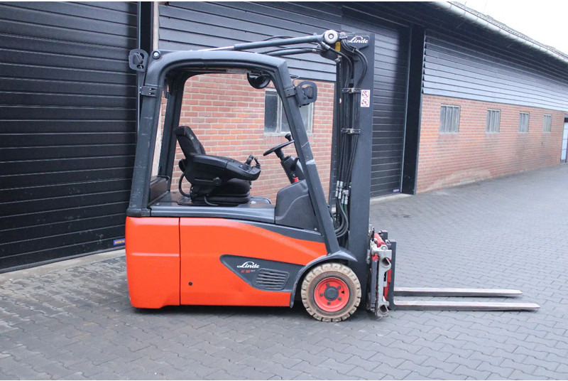 Linde E16 heftruck elektrische triplex lepelverstelling sideshift - Electric forklift: picture 1 Linde E16 heftruck elektrische triplex lepelverstelling sideshift - Electric forklift: picture 1