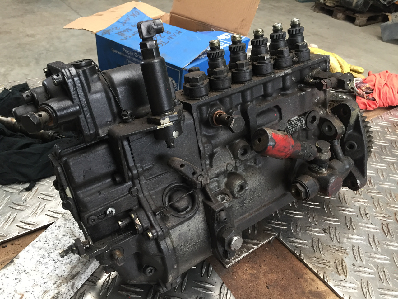 ---Gebrauchte Einspritzpumpe MAN, 5 Zylinder, Bosch - Nr. : 0402 735 805, MAN 51.11103 - 7202 - Fuel pump for Truck: picture 5 ---Gebrauchte Einspritzpumpe MAN, 5 Zylinder, Bosch - Nr. : 0402 735 805, MAN 51.11103 - 7202 - Fuel pump for Truck: picture 5