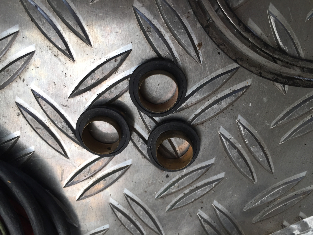 Gebrauchte diverse Gummiringe für Motorblock, Kalmar, Stapler, VOLVO, Artikel - Nr. : 7720 - 2 - Piston/ Ring/ Bushing for Truck: picture 3 Gebrauchte diverse Gummiringe für Motorblock, Kalmar, Stapler, VOLVO, Artikel - Nr. : 7720 - 2 - Piston/ Ring/ Bushing for Truck: picture 3