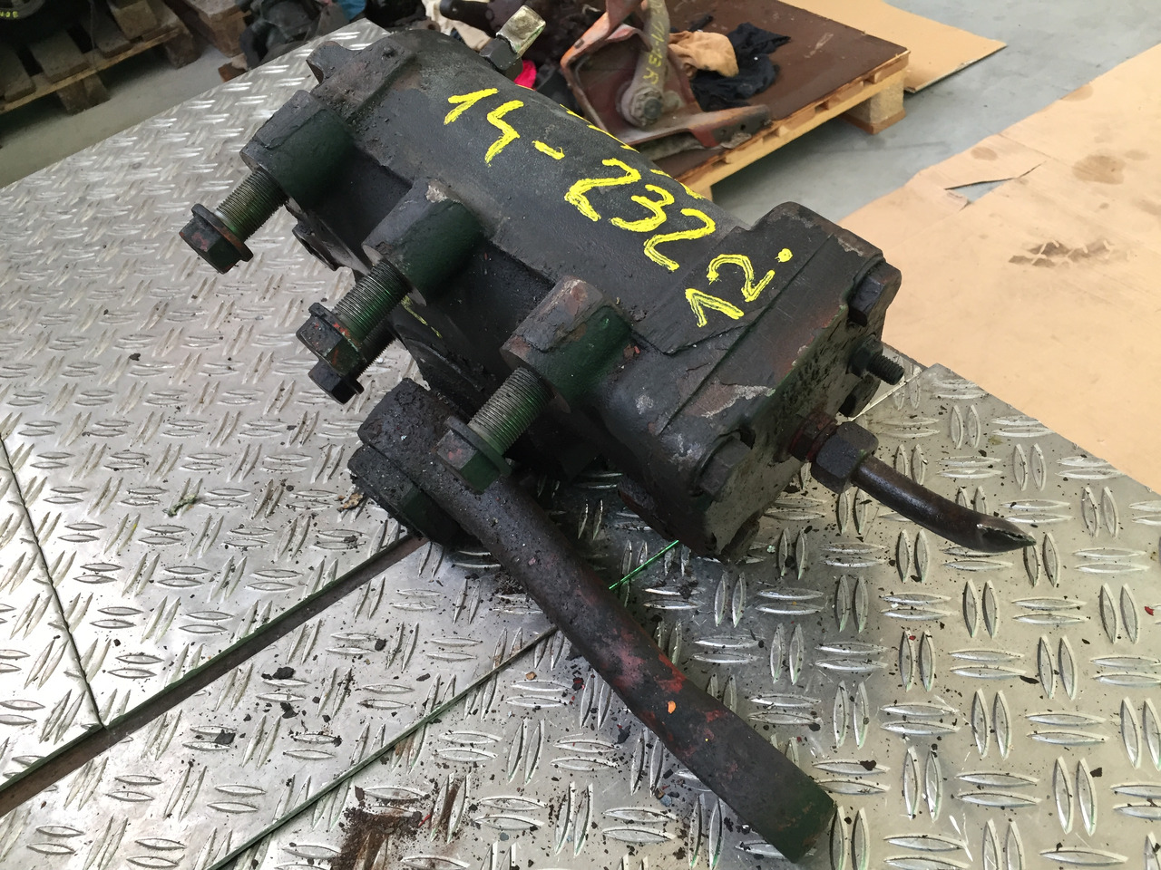 Steering gear for Truck Gebrauchtes Lenkgetriebe MAN F90, 14.232, Artikel - Nr.: 81.9999 - 9999: picture 11 Steering gear for Truck Gebrauchtes Lenkgetriebe MAN F90, 14.232, Artikel - Nr.: 81.9999 - 9999: picture 11