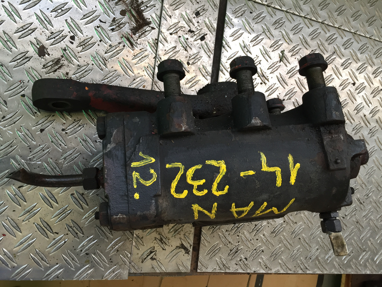 Steering gear for Truck Gebrauchtes Lenkgetriebe MAN F90, 14.232, Artikel - Nr.: 81.9999 - 9999: picture 7 Steering gear for Truck Gebrauchtes Lenkgetriebe MAN F90, 14.232, Artikel - Nr.: 81.9999 - 9999: picture 7