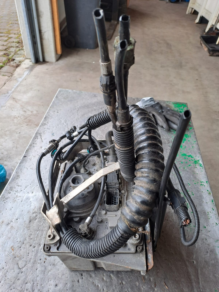 MAN TGX 26.440 Baujahr 2010 AdBlue Steuerung Bosch Denoxtronik - AdBlue tank for Truck: picture 2 MAN TGX 26.440 Baujahr 2010 AdBlue Steuerung Bosch Denoxtronik - AdBlue tank for Truck: picture 2