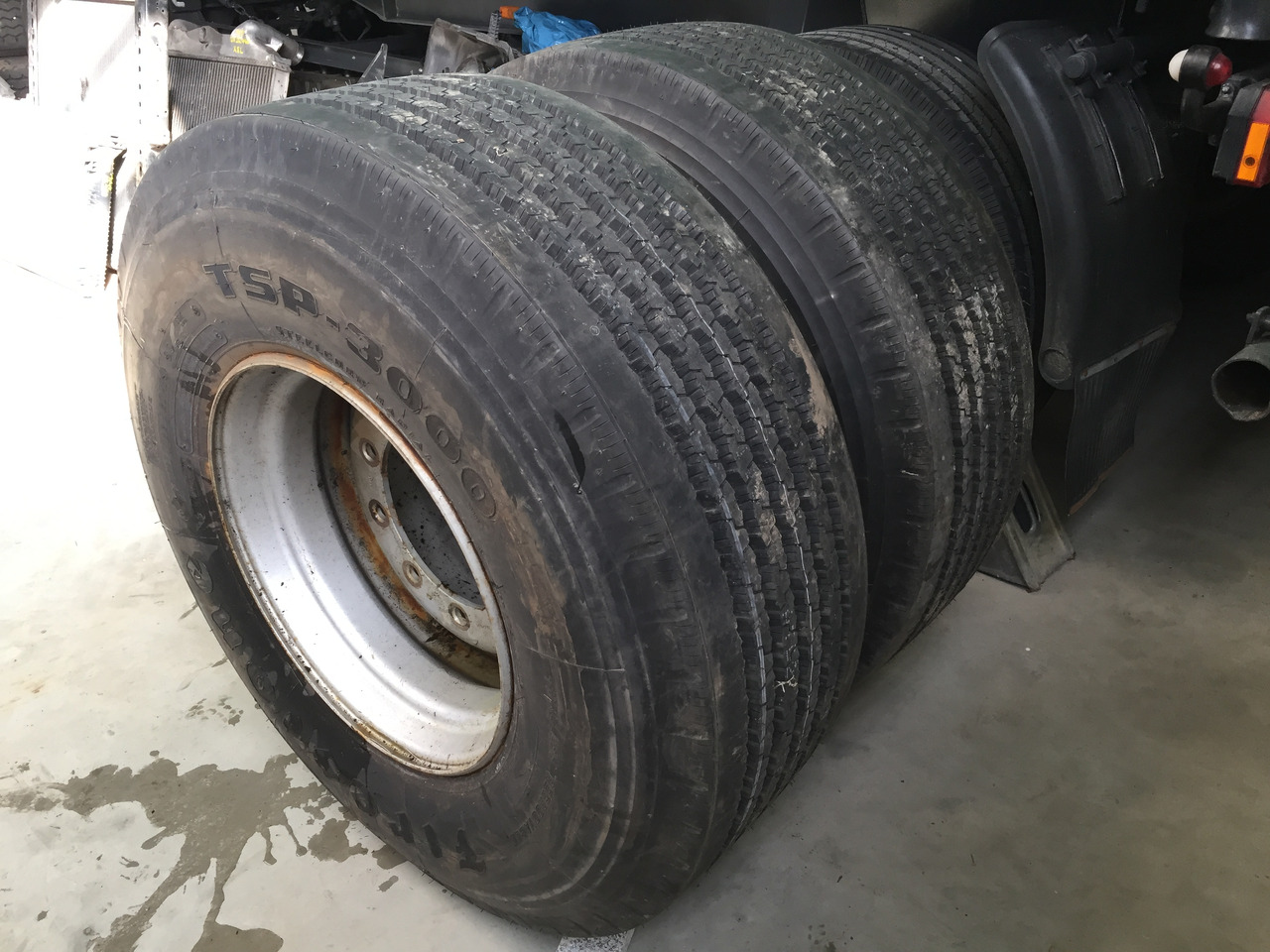 Neue Reifen, Firestone TSP - 3000, Größe : 425 / 65 R x 22,5 - 2 Stück mit Felgen - Tire for Truck: picture 3 Neue Reifen, Firestone TSP - 3000, Größe : 425 / 65 R x 22,5 - 2 Stück mit Felgen - Tire for Truck: picture 3