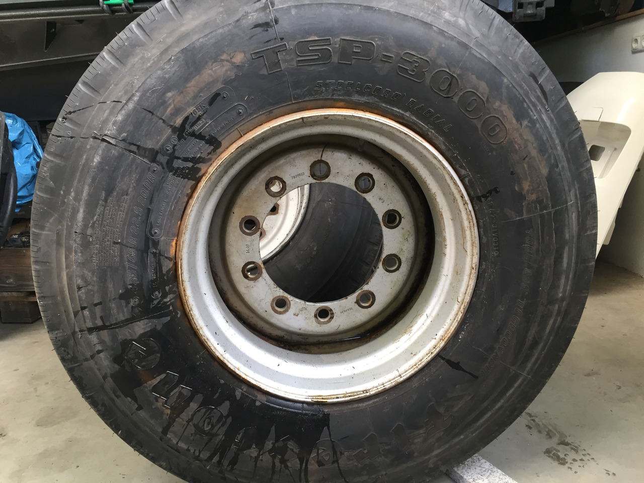 Neue Reifen, Firestone TSP - 3000, Größe : 425 / 65 R x 22,5 - 2 Stück mit Felgen - Tire for Truck: picture 1 Neue Reifen, Firestone TSP - 3000, Größe : 425 / 65 R x 22,5 - 2 Stück mit Felgen - Tire for Truck: picture 1