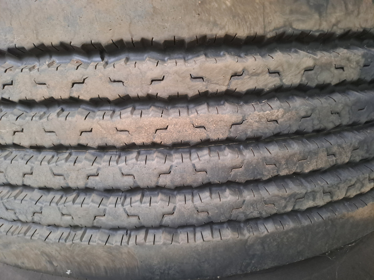 Neuwertige Lkw - Kompletträder / Reifen Firestone, Größe 425 / 65 R 22,5, Artikel - Nr. : 81.99999 - - Tire for Truck: picture 2 Neuwertige Lkw - Kompletträder / Reifen Firestone, Größe 425 / 65 R 22,5, Artikel - Nr. : 81.99999 - - Tire for Truck: picture 2