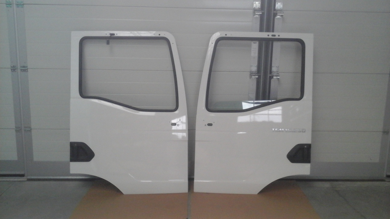 Neuwertige Türen, links und rechts, MAN TGM / TG3 15.290 Rohtüre, Artikel - Nr: 81.62600 - 4143 / 44 - Door and parts for Truck: picture 3 Neuwertige Türen, links und rechts, MAN TGM / TG3 15.290 Rohtüre, Artikel - Nr: 81.62600 - 4143 / 44 - Door and parts for Truck: picture 3