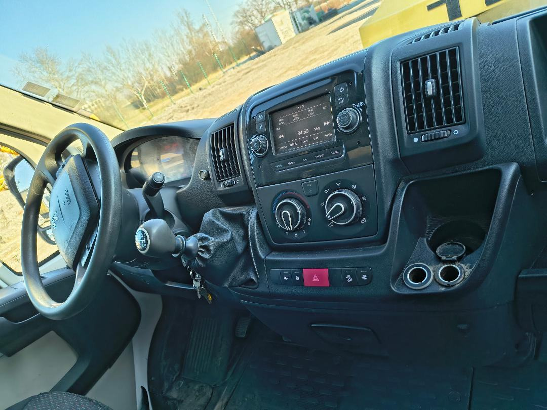 Peugeot Boxer, 2019 god. - Tipper van: picture 3 Peugeot Boxer, 2019 god. - Tipper van: picture 3