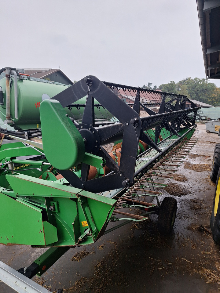 JOHN DEERE T550 - Combine harvester: picture 3 JOHN DEERE T550 - Combine harvester: picture 3