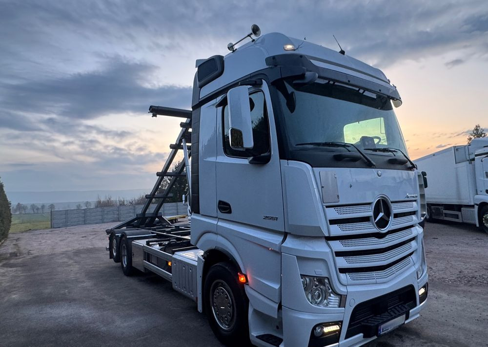 Mercedes-Benz ACTROS / 2553 / ACC / E 6 / MP 5 /TIPPER, BDF ,WYWROT / RETARDER/ GIGA SPACE/Niski Przebieg 366 Tys Km! ASO - Box truck: picture 4 Mercedes-Benz ACTROS / 2553 / ACC / E 6 / MP 5 /TIPPER, BDF ,WYWROT / RETARDER/ GIGA SPACE/Niski Przebieg 366 Tys Km! ASO - Box truck: picture 4