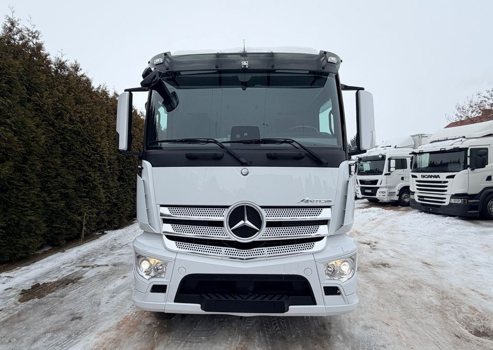 Mercedes-Benz ANTOS /1830/E 6/Chłodnia +Winda /18 Palet / Niski Przebieg122 Tys Km! - Refrigerator truck: picture 5 Mercedes-Benz ANTOS /1830/E 6/Chłodnia +Winda /18 Palet / Niski Przebieg122 Tys Km! - Refrigerator truck: picture 5