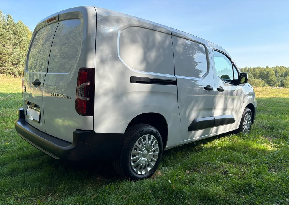 Toyota Proace City Verso 1.5 D-4D Combi - Small van: picture 5 Toyota Proace City Verso 1.5 D-4D Combi - Small van: picture 5