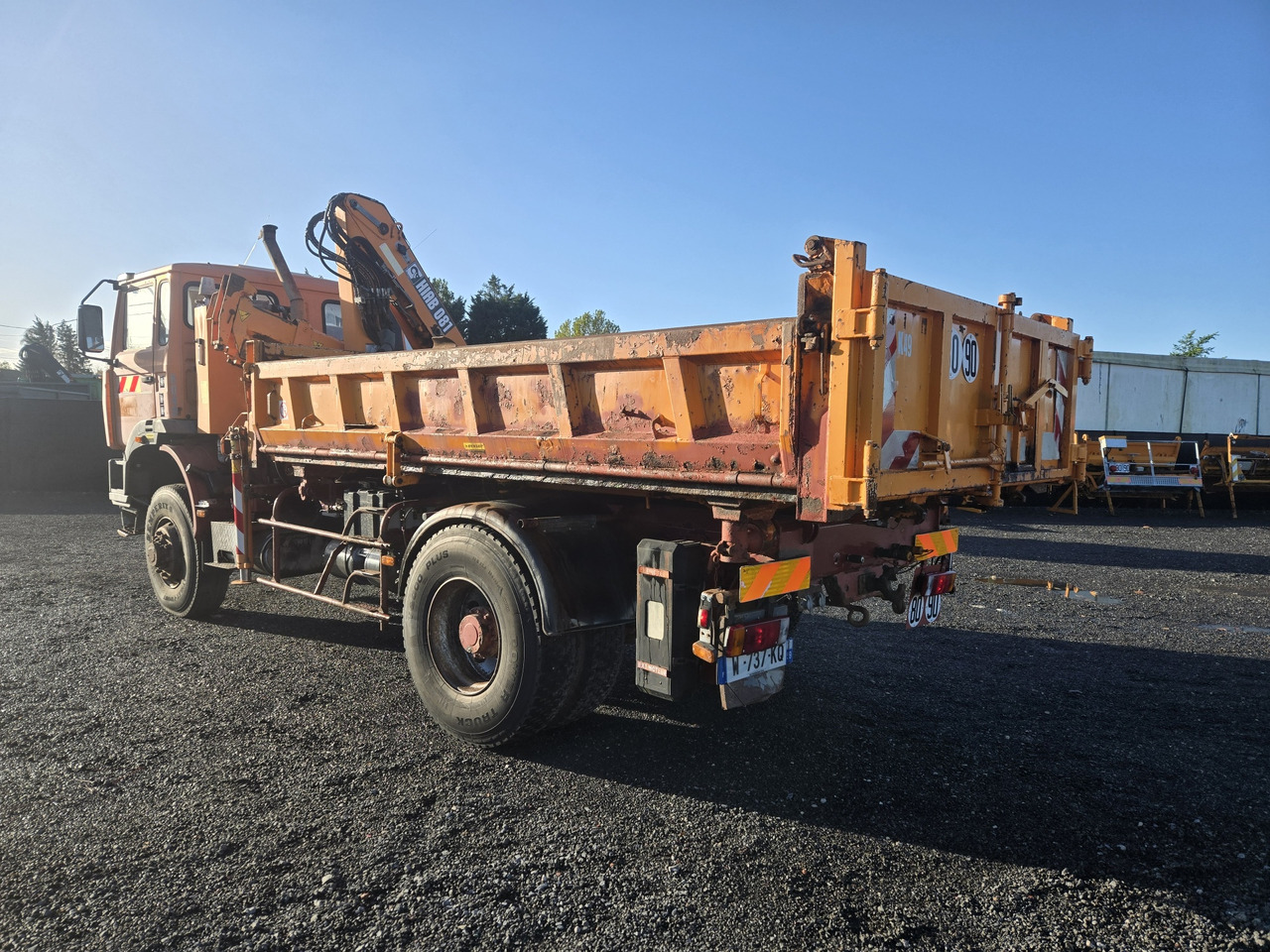 Renault G300 / 4x4 - Tipper, Crane truck: picture 5 Renault G300 / 4x4 - Tipper, Crane truck: picture 5