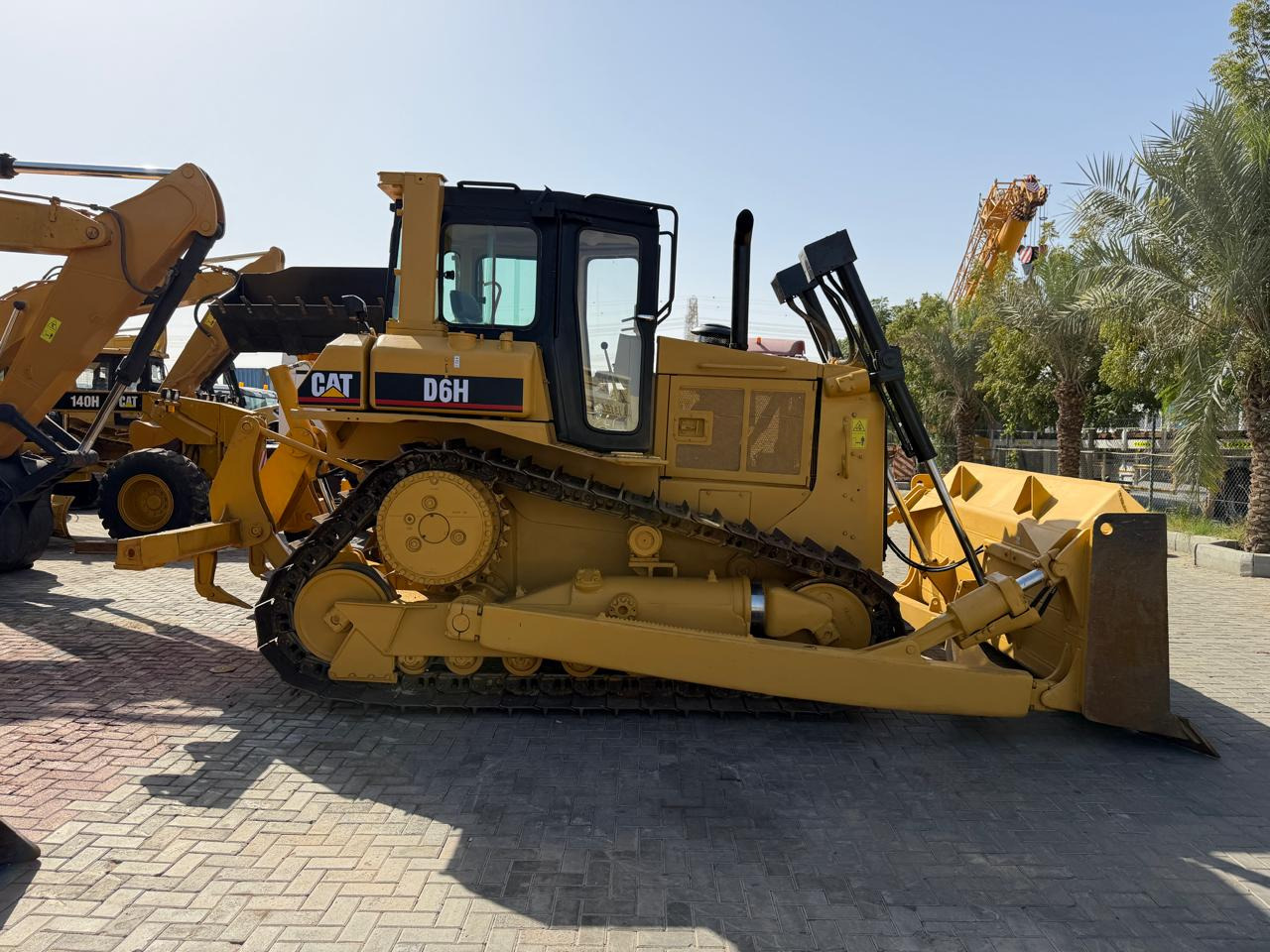 CATERPILLAR D6H - Bulldozer: picture 1 CATERPILLAR D6H - Bulldozer: picture 1