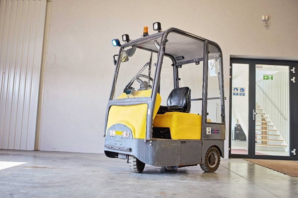 Tow tractor DEC Modena: picture 7