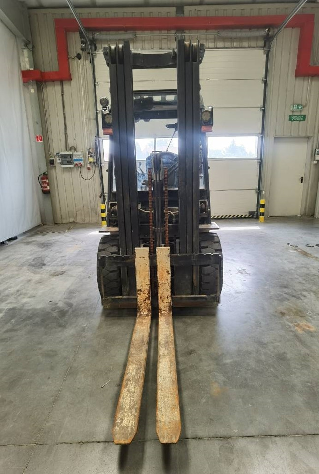 EP CPCD35T8S4S - Diesel forklift: picture 5 EP CPCD35T8S4S - Diesel forklift: picture 5