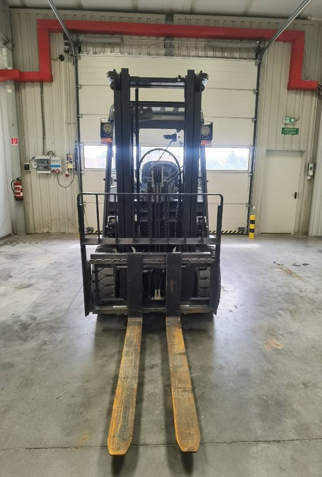 EP CPCD35T8S4S - Diesel forklift: picture 4 EP CPCD35T8S4S - Diesel forklift: picture 4