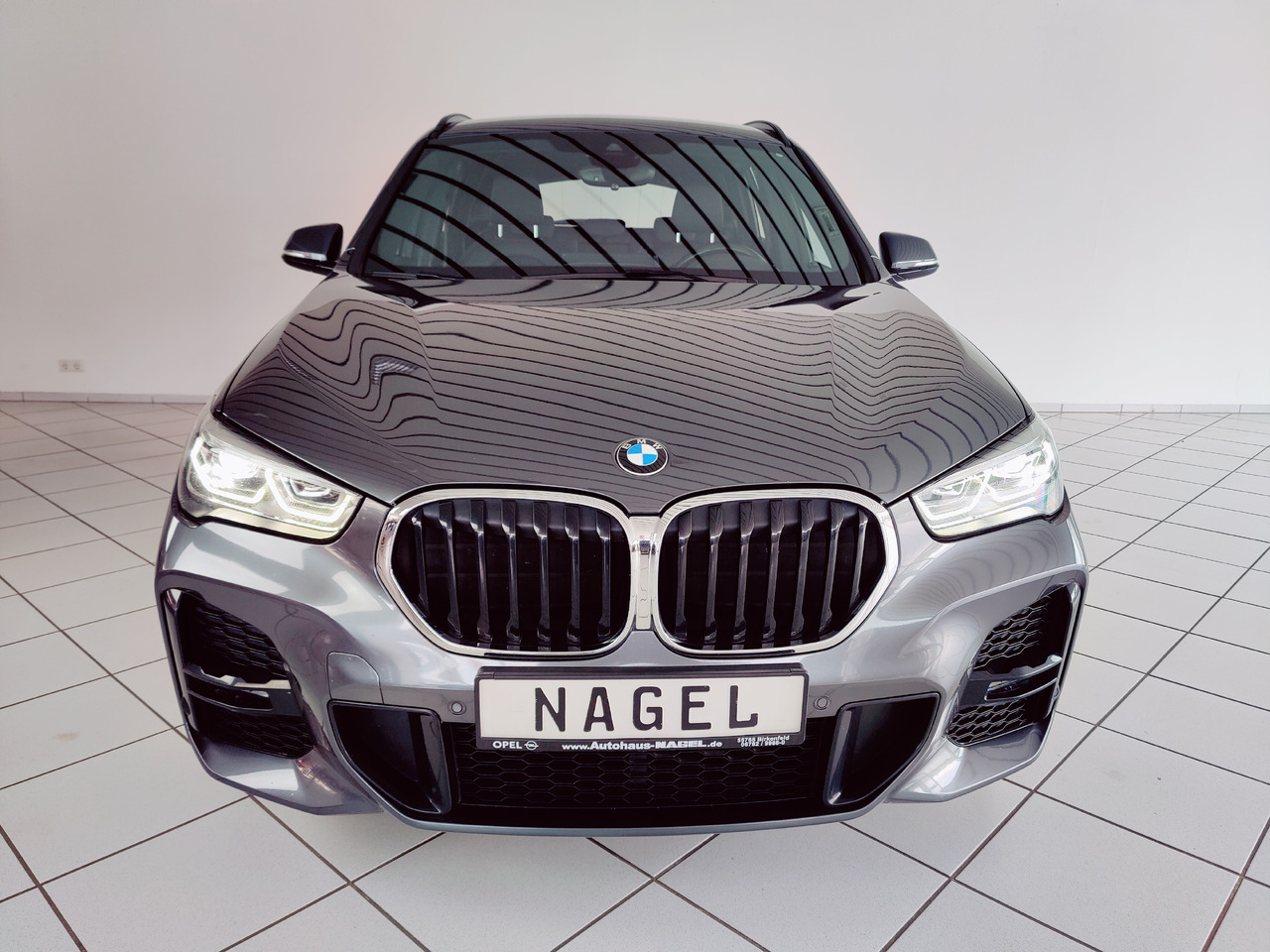 BMW X1 xDrive 20 d M Sport Navi Ambiente PDC SHZ Apple Android - SUV: picture 4 BMW X1 xDrive 20 d M Sport Navi Ambiente PDC SHZ Apple Android - SUV: picture 4