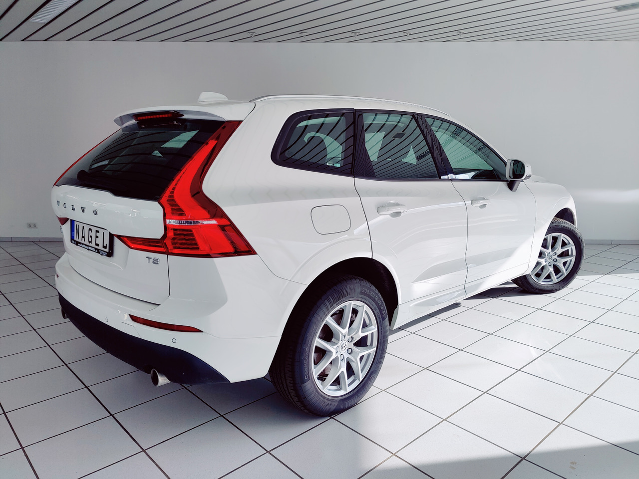 Volvo XC60 t8 twin engine Momentum Plug-In Hybrid AWD AHK Leder Navi - SUV: picture 4 Volvo XC60 t8 twin engine Momentum Plug-In Hybrid AWD AHK Leder Navi - SUV: picture 4