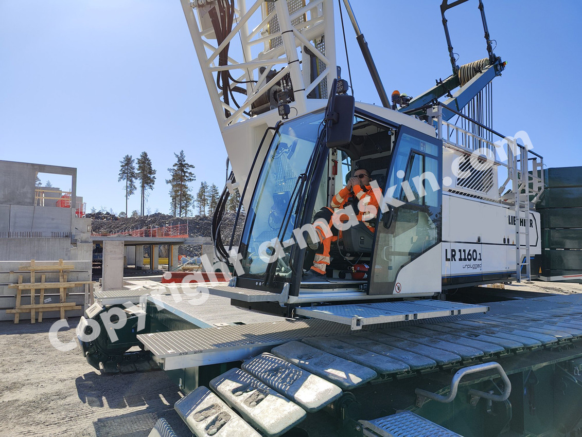 LIEBHERR LR 1160.1. - Crawler crane: picture 1 LIEBHERR LR 1160.1. - Crawler crane: picture 1