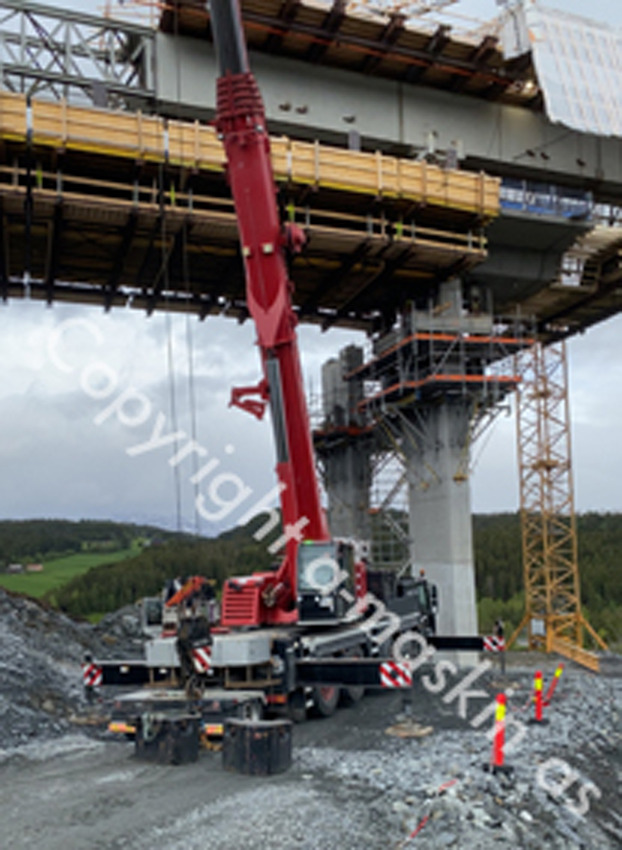 LIEBHERR LTM 1090-4.1 - All terrain crane: picture 3 LIEBHERR LTM 1090-4.1 - All terrain crane: picture 3