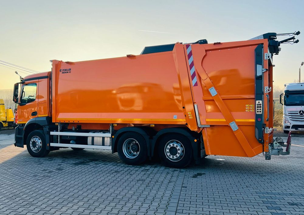 Mercedes-Benz Actros 2533 / 6x2 Śmieciarka / Zoeller Medium X2 / - Garbage truck: picture 5 Mercedes-Benz Actros 2533 / 6x2 Śmieciarka / Zoeller Medium X2 / - Garbage truck: picture 5