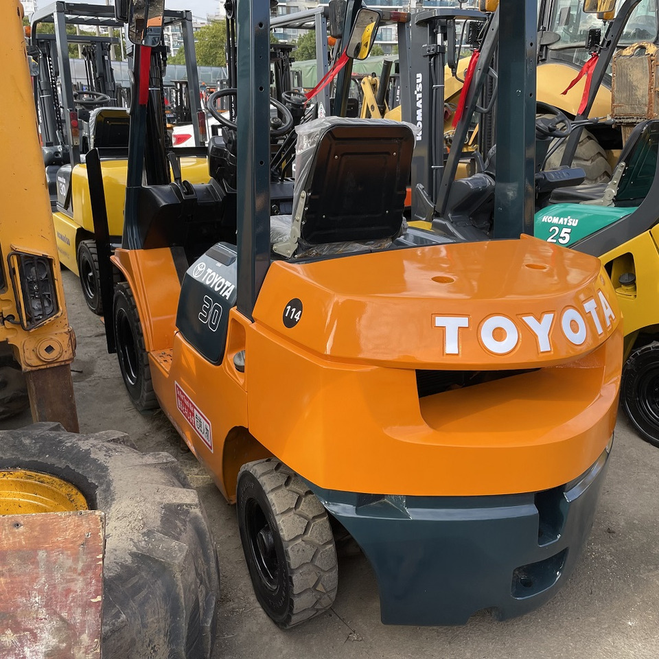 TOYOTA 7FD30 - Diesel forklift: picture 2 TOYOTA 7FD30 - Diesel forklift: picture 2
