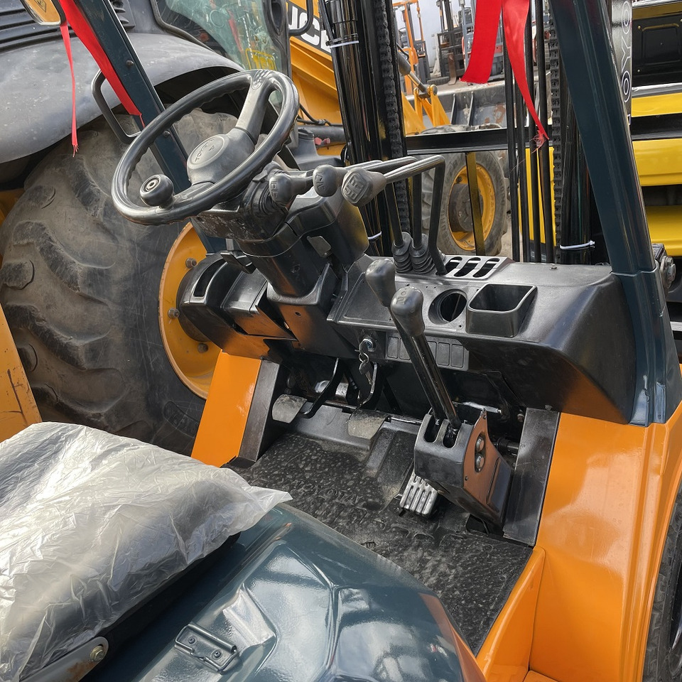 TOYOTA 7FD30 - Diesel forklift: picture 5 TOYOTA 7FD30 - Diesel forklift: picture 5