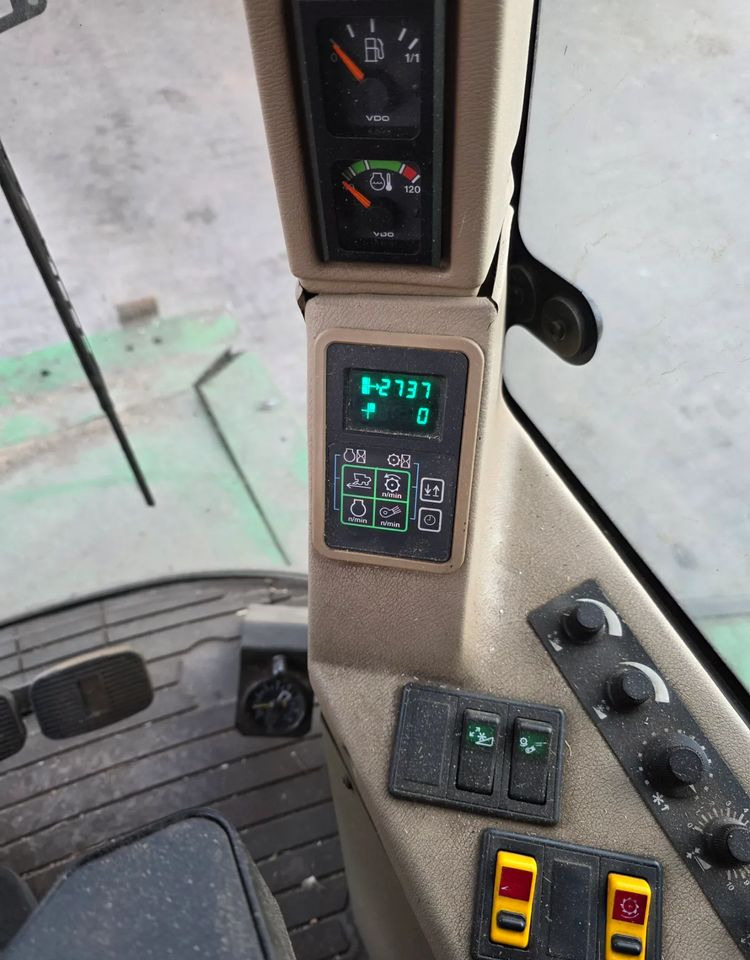 John Deere 5054 - Combine harvester: picture 5 John Deere 5054 - Combine harvester: picture 5