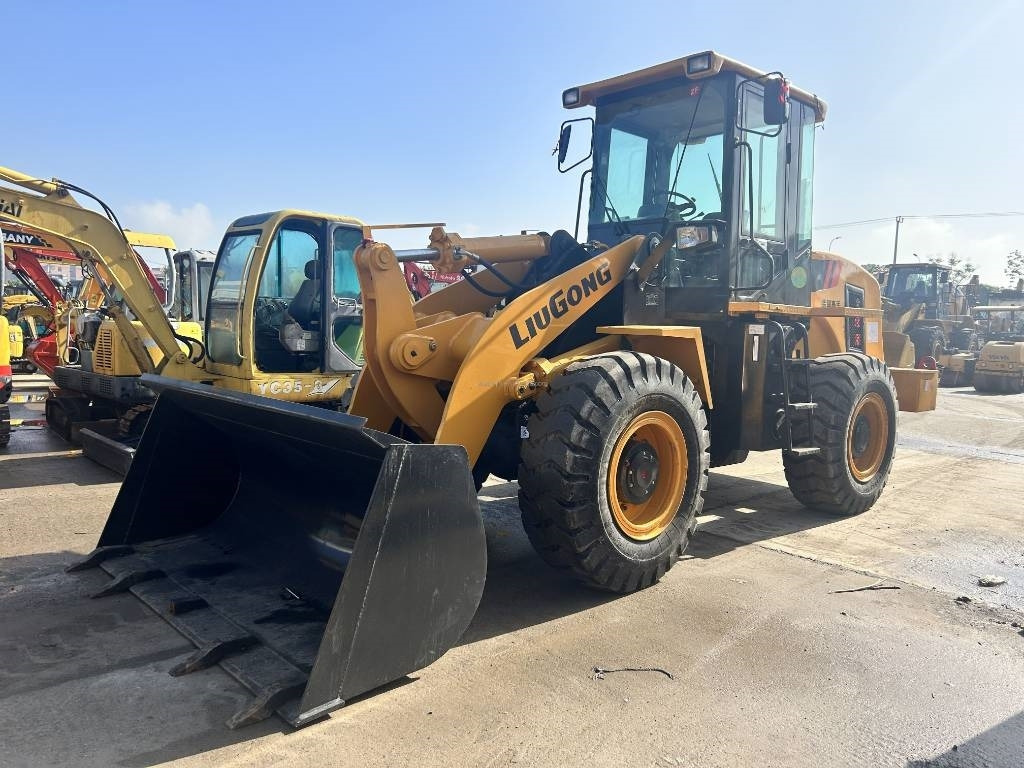 Liugong 835 - Wheel loader: picture 1 Liugong 835 - Wheel loader: picture 1