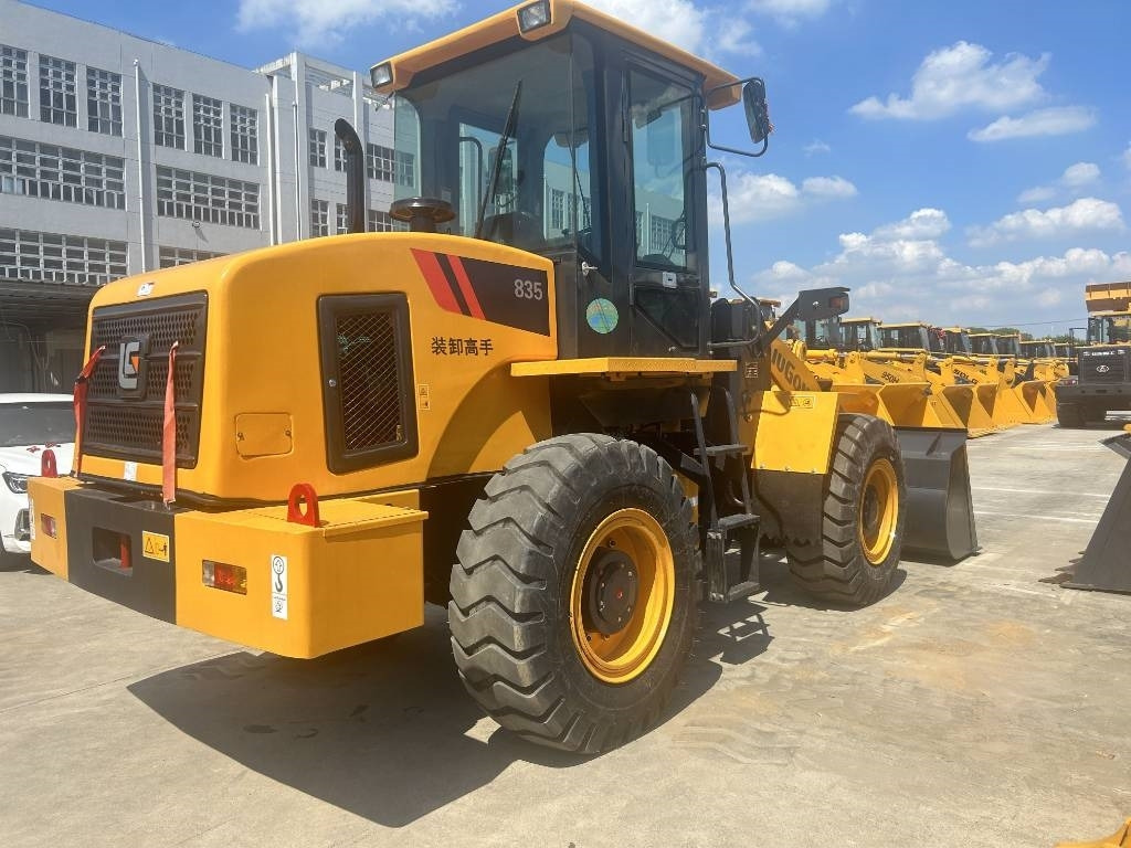 Liugong 835 - Wheel loader: picture 2 Liugong 835 - Wheel loader: picture 2