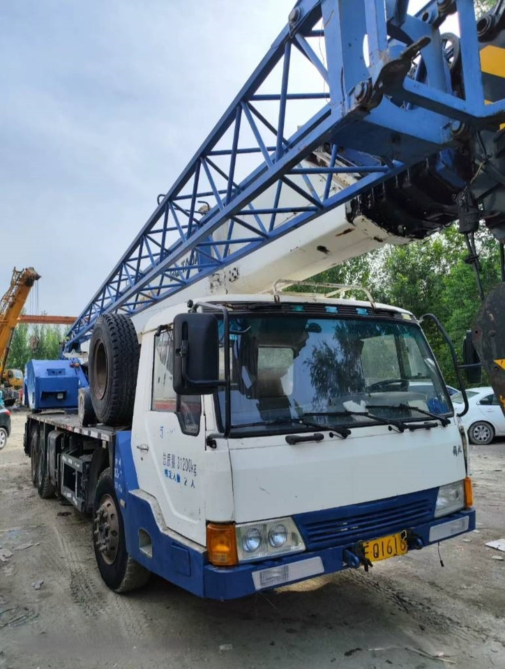 Tadano GT 250 - All terrain crane: picture 1 Tadano GT 250 - All terrain crane: picture 1