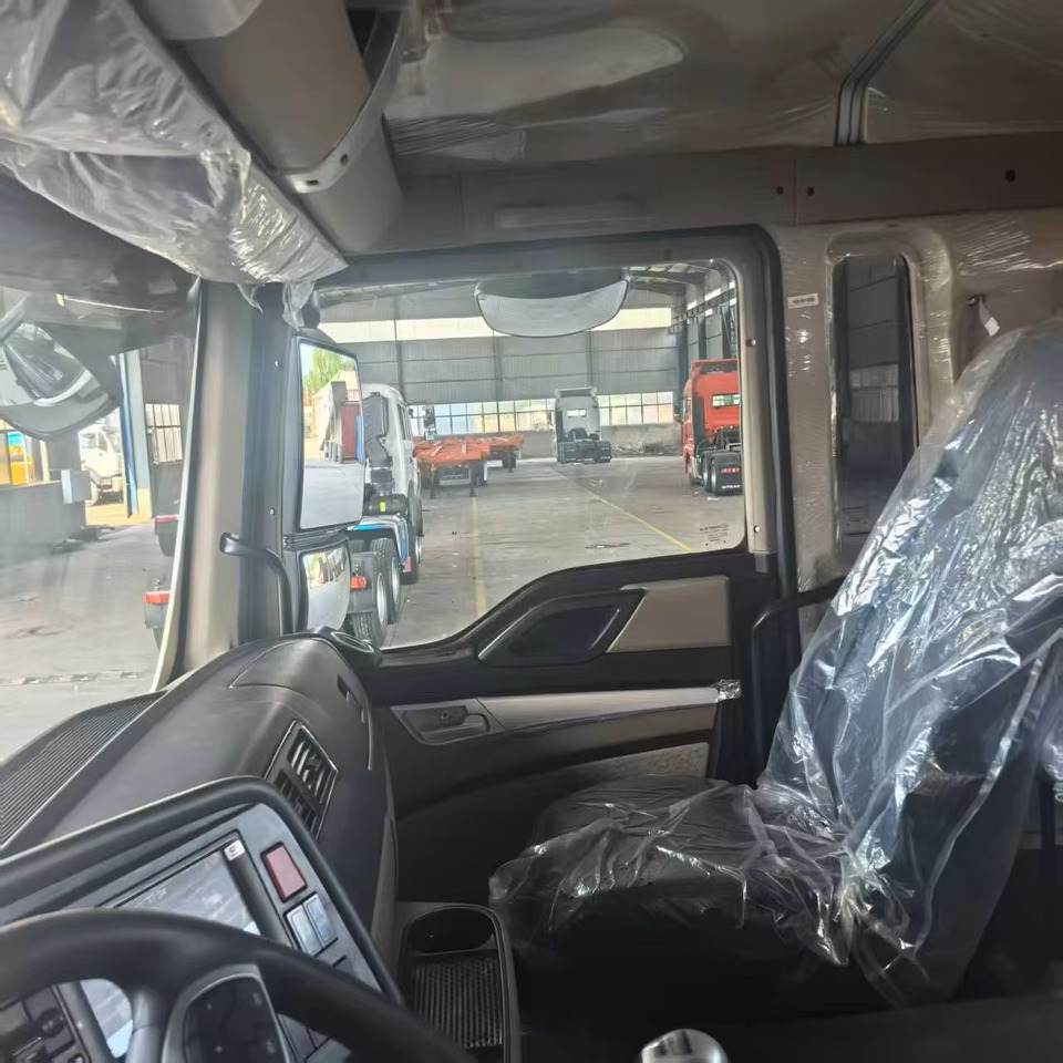 Tractor unit HOWO TX: picture 9
