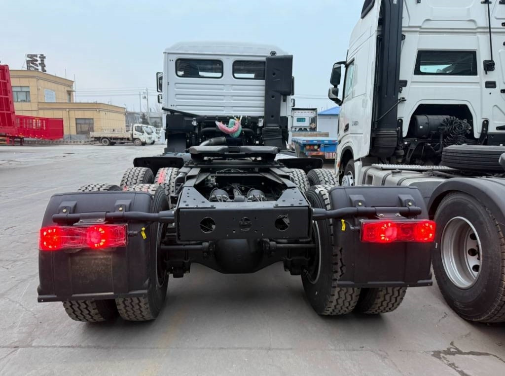 Shacman F 3000 - Tractor unit: picture 5 Shacman F 3000 - Tractor unit: picture 5