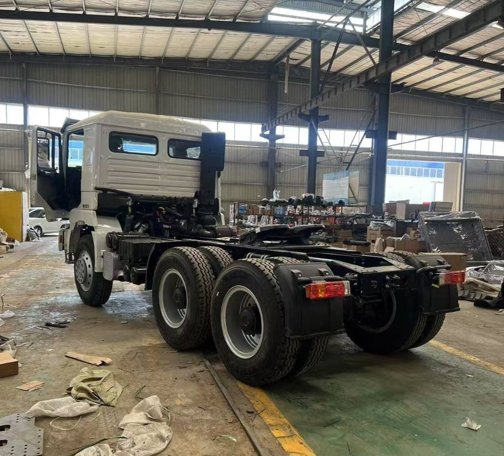 Shacman F 3000 - Tractor unit: picture 5 Shacman F 3000 - Tractor unit: picture 5