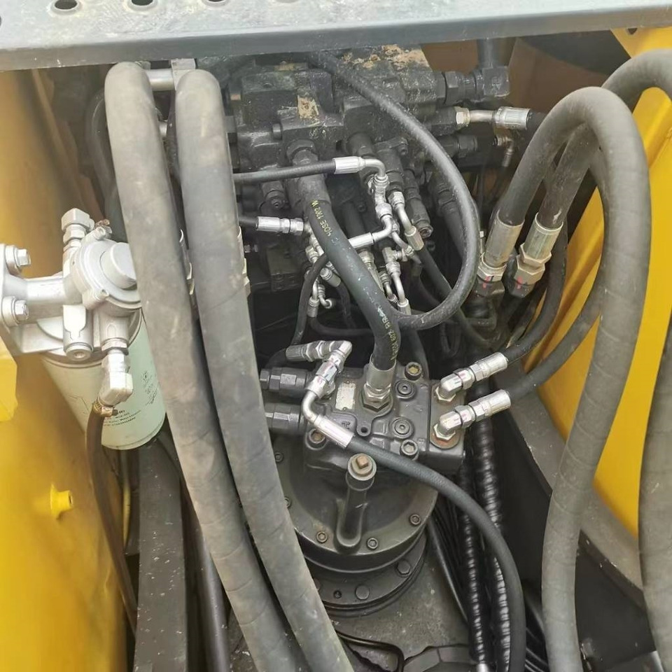 Mini excavator Volvo EC 140 DL: picture 8