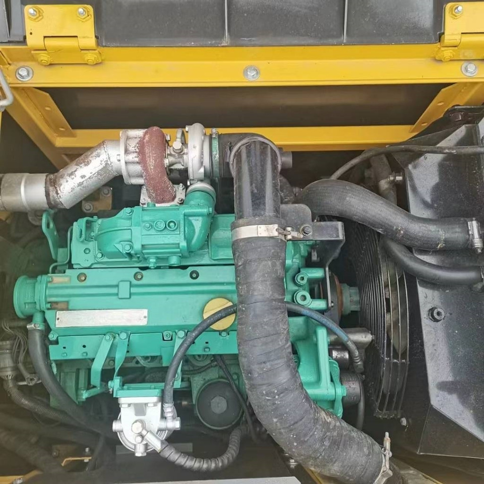 Mini excavator Volvo EC 140 DL: picture 7