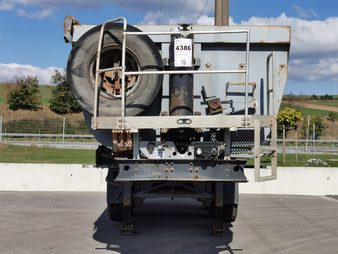 LANGENDORF SK24 - Tipper semi-trailer: picture 2 LANGENDORF SK24 - Tipper semi-trailer: picture 2