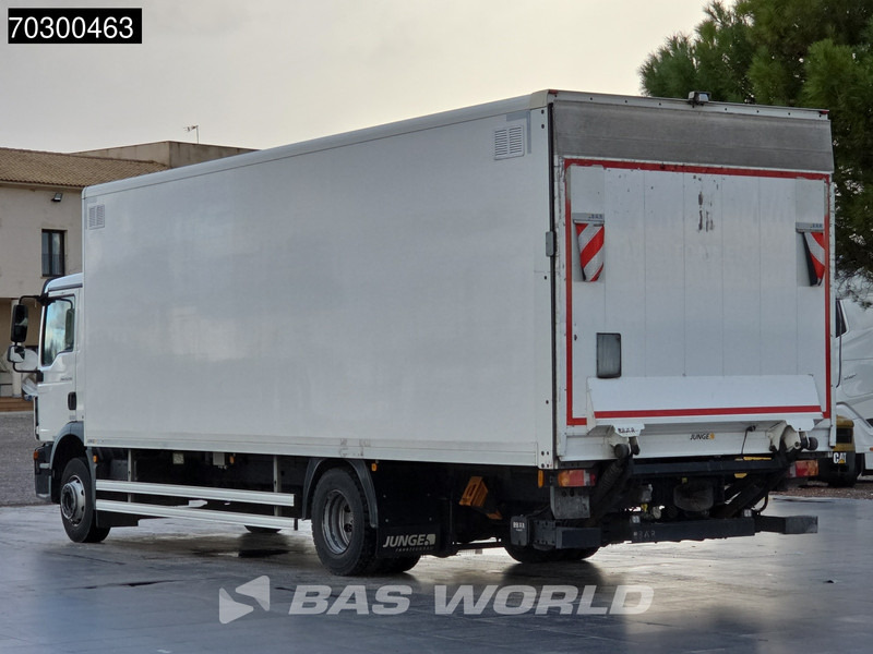 MAN TGM 15.250 4X2 15 Toneladas - Automático - Plataforma elevadora trasera - Euro 6 - Box truck: picture 2 MAN TGM 15.250 4X2 15 Toneladas - Automático - Plataforma elevadora trasera - Euro 6 - Box truck: picture 2