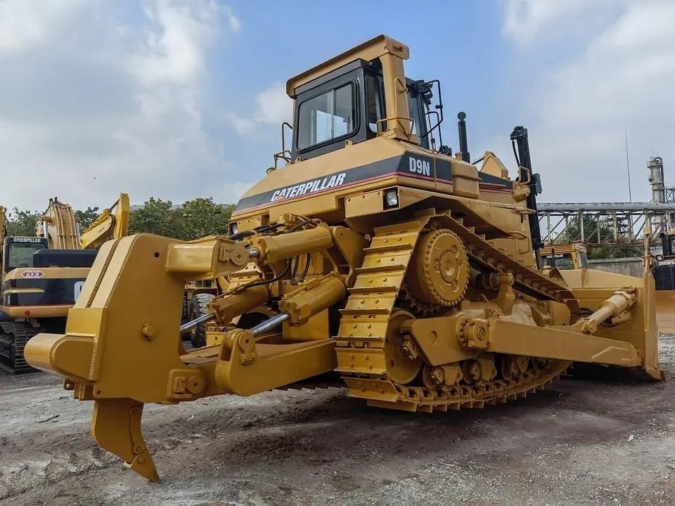 CAT D9N - Bulldozer: picture 5 CAT D9N - Bulldozer: picture 5