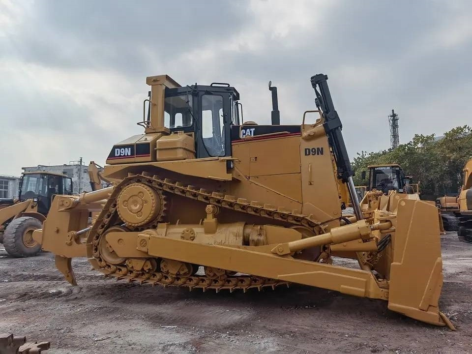 CAT D9N - Bulldozer: picture 4 CAT D9N - Bulldozer: picture 4