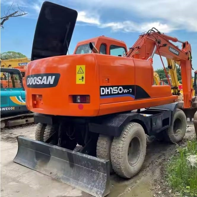 Doosan DH150W-7 - Wheel excavator: picture 2 Doosan DH150W-7 - Wheel excavator: picture 2