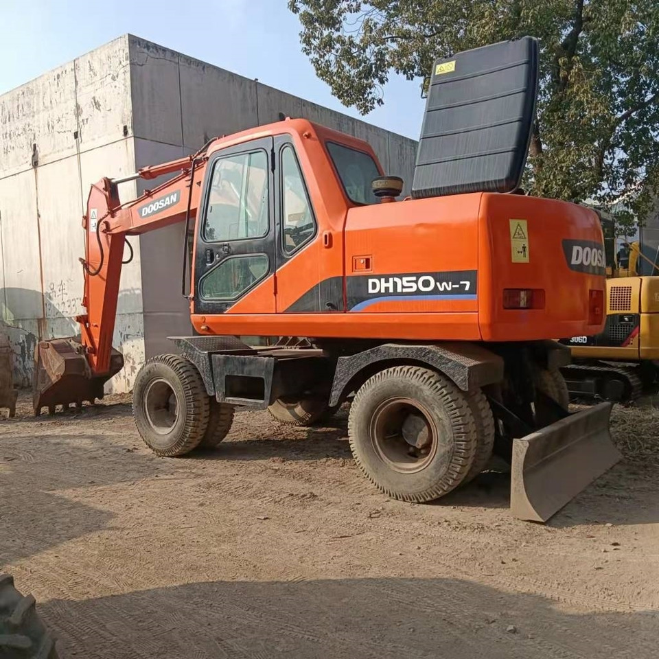 Doosan DH150W-7 - Wheel excavator: picture 5 Doosan DH150W-7 - Wheel excavator: picture 5