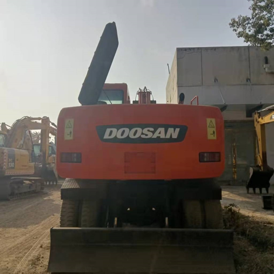Doosan DH150W-7 - Wheel excavator: picture 4 Doosan DH150W-7 - Wheel excavator: picture 4