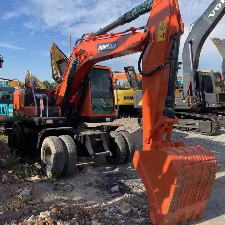 Doosan DX150W - Wheel excavator: picture 4 Doosan DX150W - Wheel excavator: picture 4