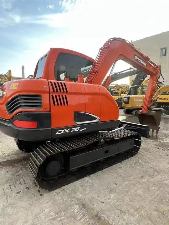 Doosan DX75-9C - Mini excavator: picture 2 Doosan DX75-9C - Mini excavator: picture 2