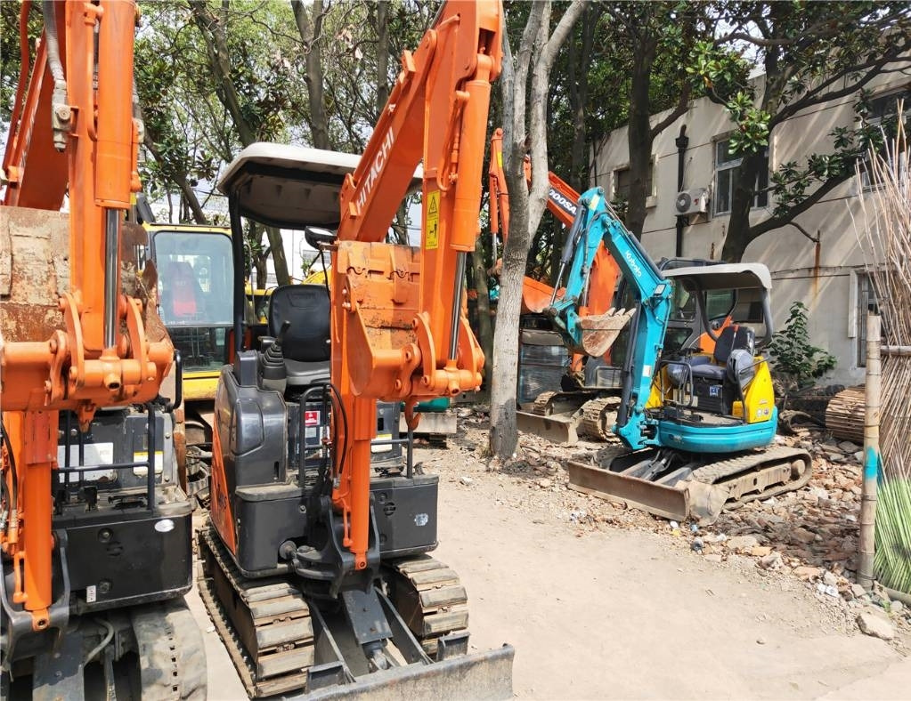 Hitachi ZX 17 U-2 - Mini excavator: picture 3 Hitachi ZX 17 U-2 - Mini excavator: picture 3